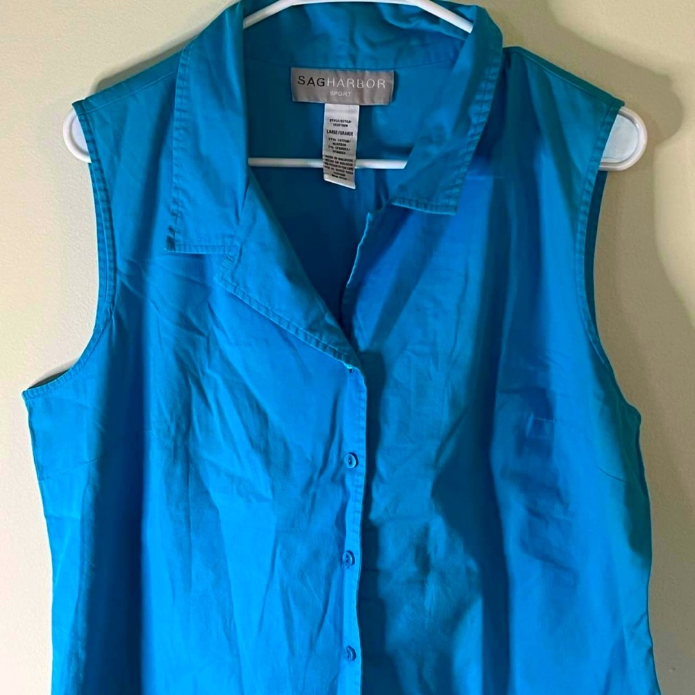 Sag HarborBlue  Sleeveless Button-Up Blouse Size Large